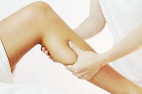 effectuer un massage des pieds pour les varices