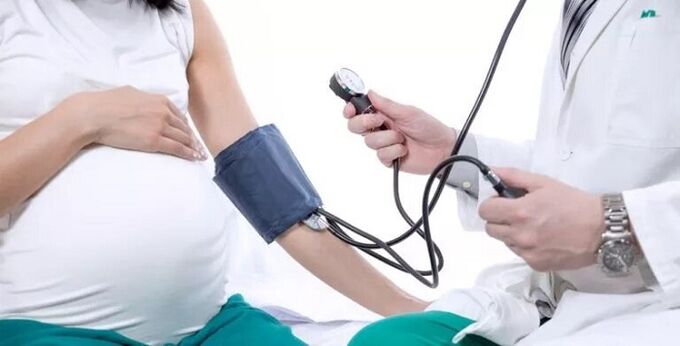 mesure de la tension artérielle pour les varices pendant la grossesse